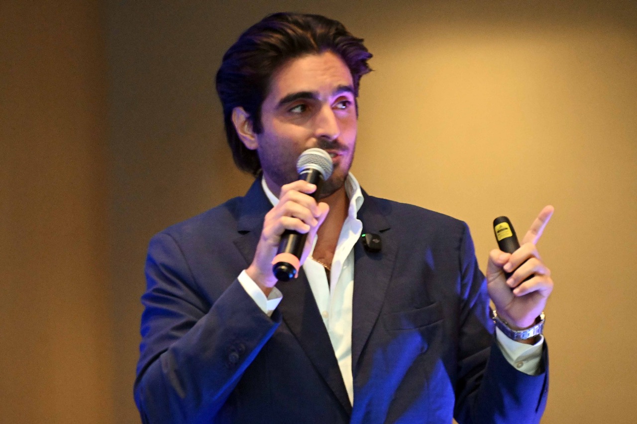 PHOTO-2025-06-04-18-18-44