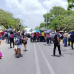 cnte_bloquea_accesos_al_aeropuerto_internacional_de_merida