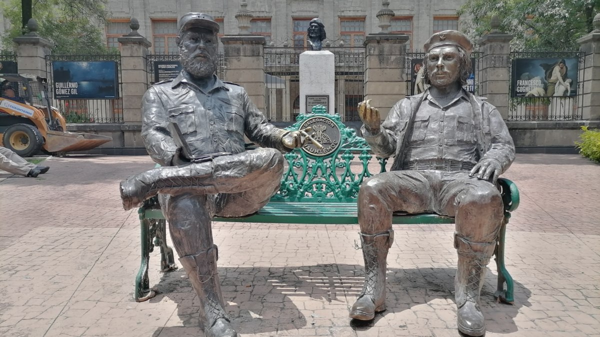 escultura-amistad-tabacalera-041455