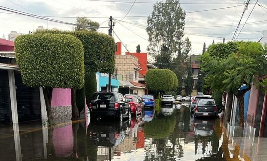 Inundaciones arrastran a Bosques de Aragón al abandono institucional; vecinos enfrentan el agua, solos