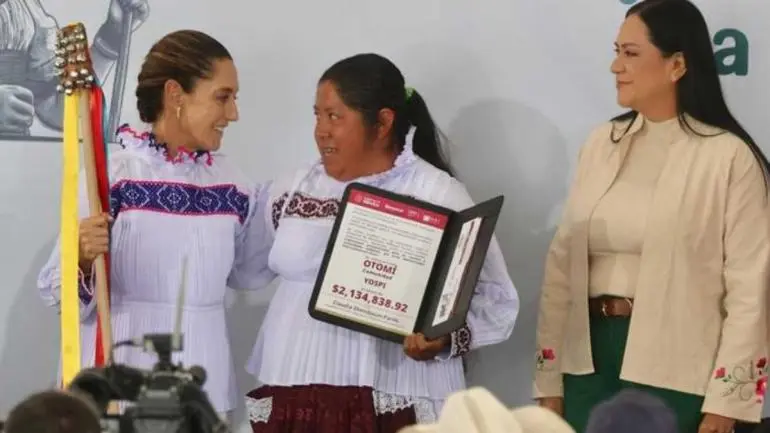 reconocen_a_pueblos_indigenas_y_afromexicanos_como_sujetos_de_derecho_y_patrimonio_propio