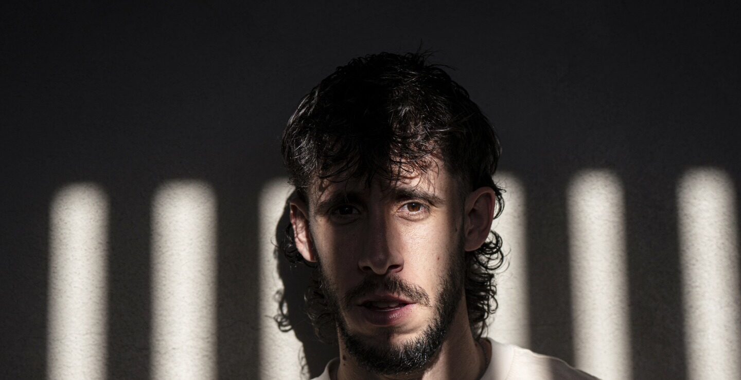 JAVI ROBLES AMOR LOCO MAYO 2025 FOTO3