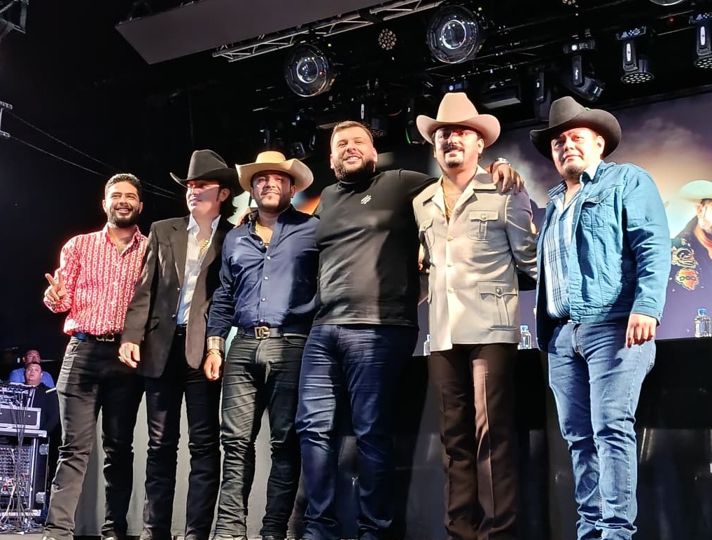 VERDE BLANCO FANTASMA CONF PRENSA MARAKA FOTO1