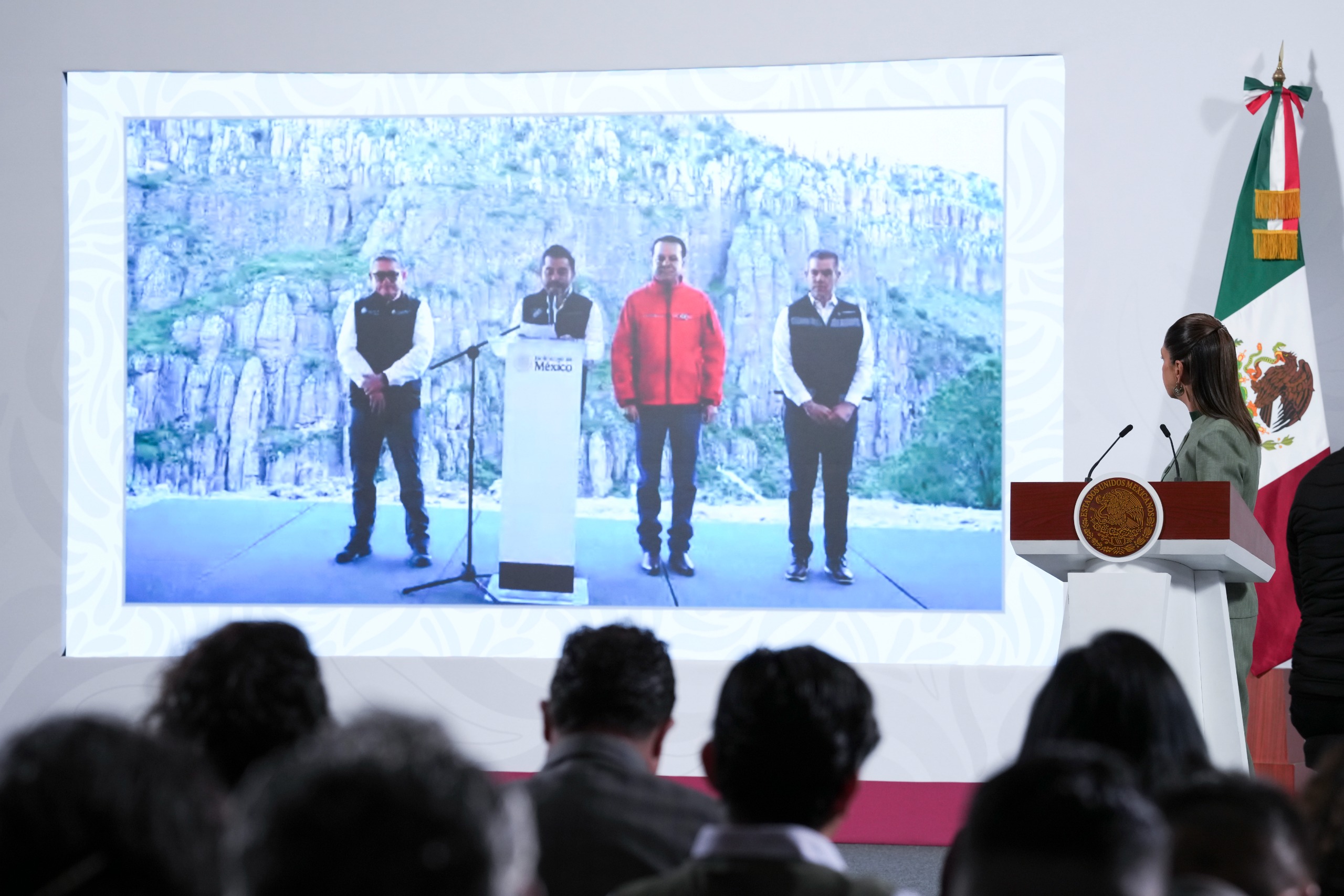 281025 CSP BANDERAZO DE SALIDA CONSTRUCCIO_N DE LA PRESA EL TUNAL II EN DURANGO 2