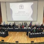 La educación debe ser permanente, incluyente, digital y profundamente humana, coinciden en premios ALPES