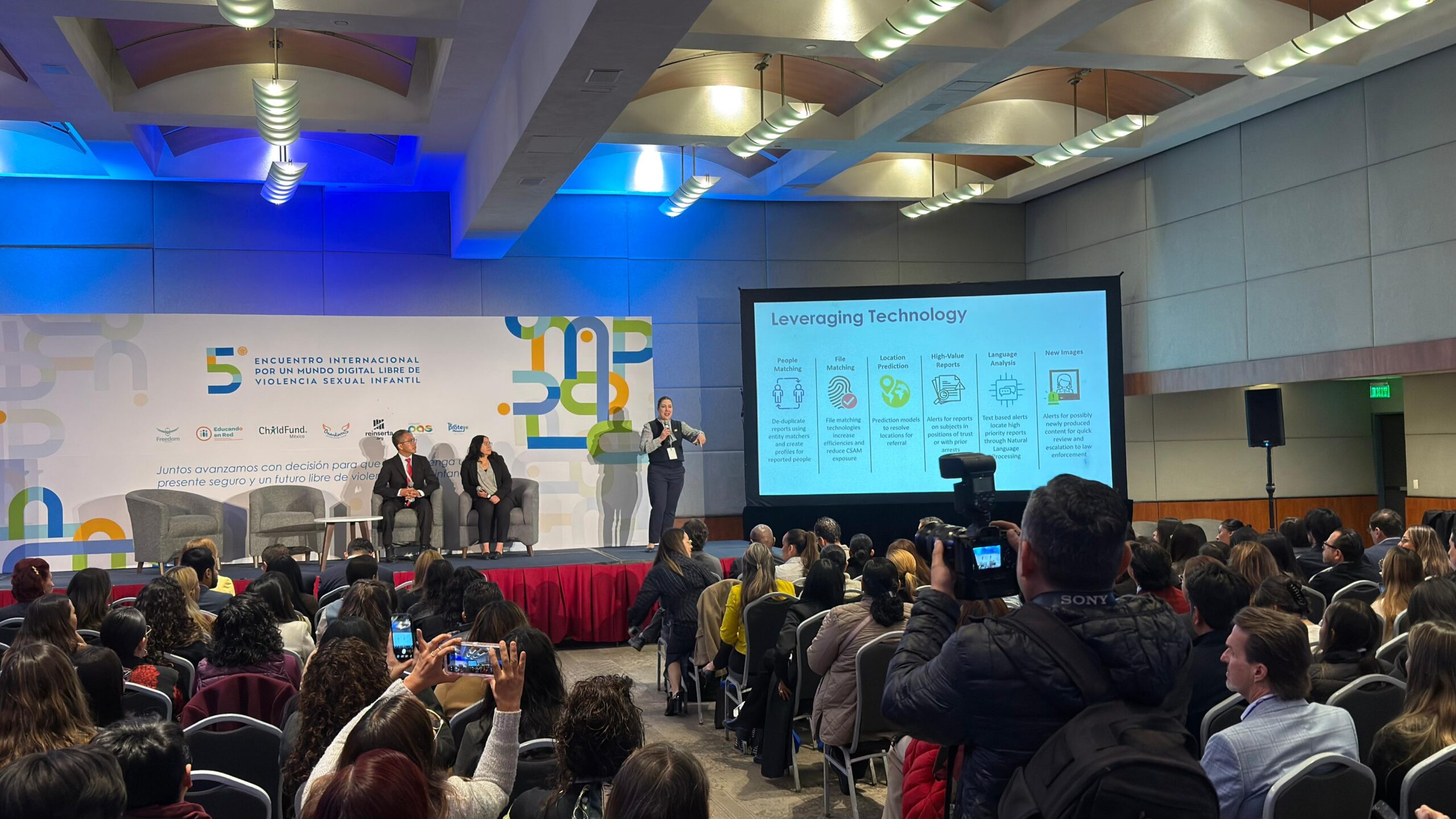 Expertos analizan cómo frenar violencia sexual infantil en Internet