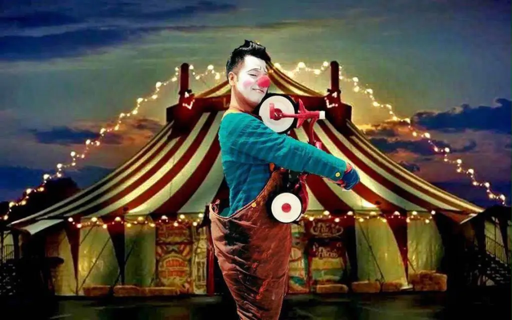 La-Compania-mexicana-Triciclo-Rojo