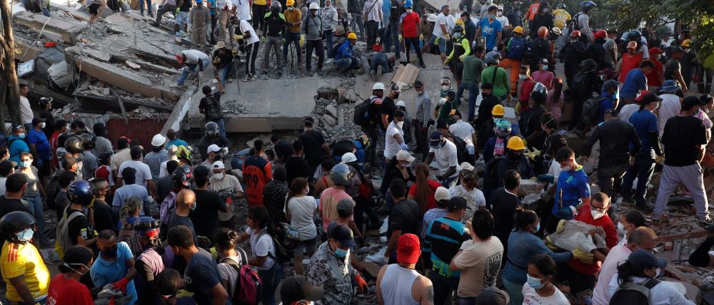 van-132-muertos-colombia-terremoto_13_1000x428