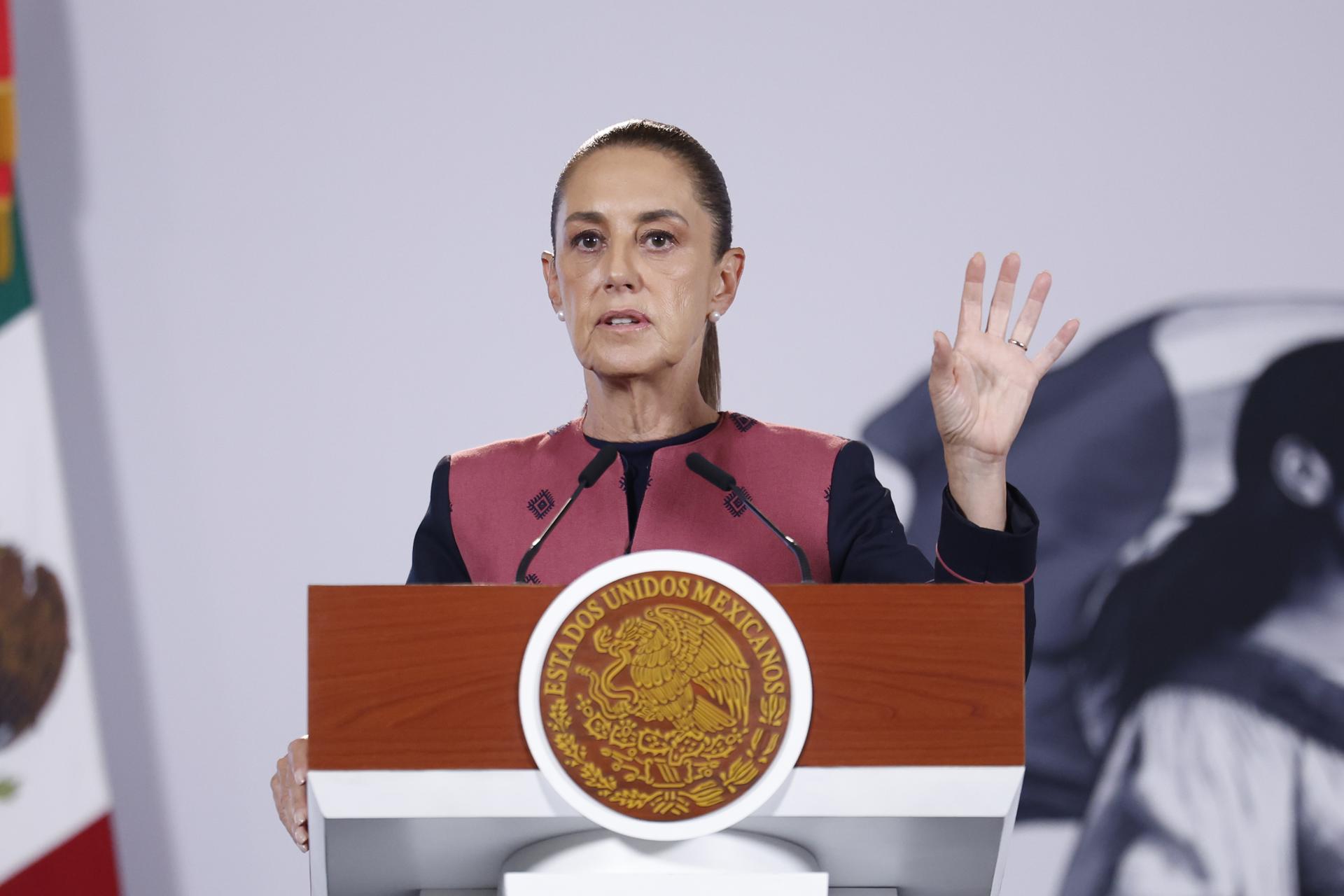 Sheinbaum descarta por ahora impacto directo de huracán Polo en costas mexicanas