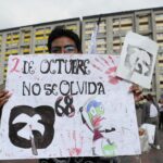 Miles de mexicanos marchan por la matanza de Tlatelolco de 1968